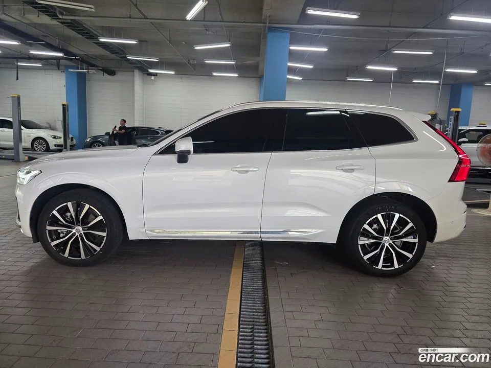 Volvo XC60 B6 2024 — thumbnail 3