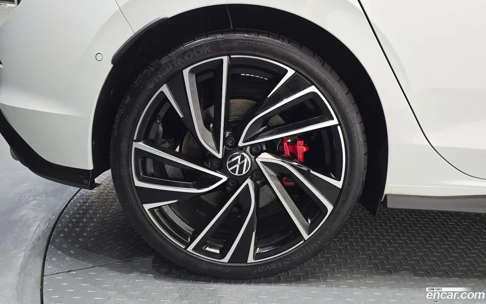 Volkswagen Golf 2.0 GTI 2024 — thumbnail 5