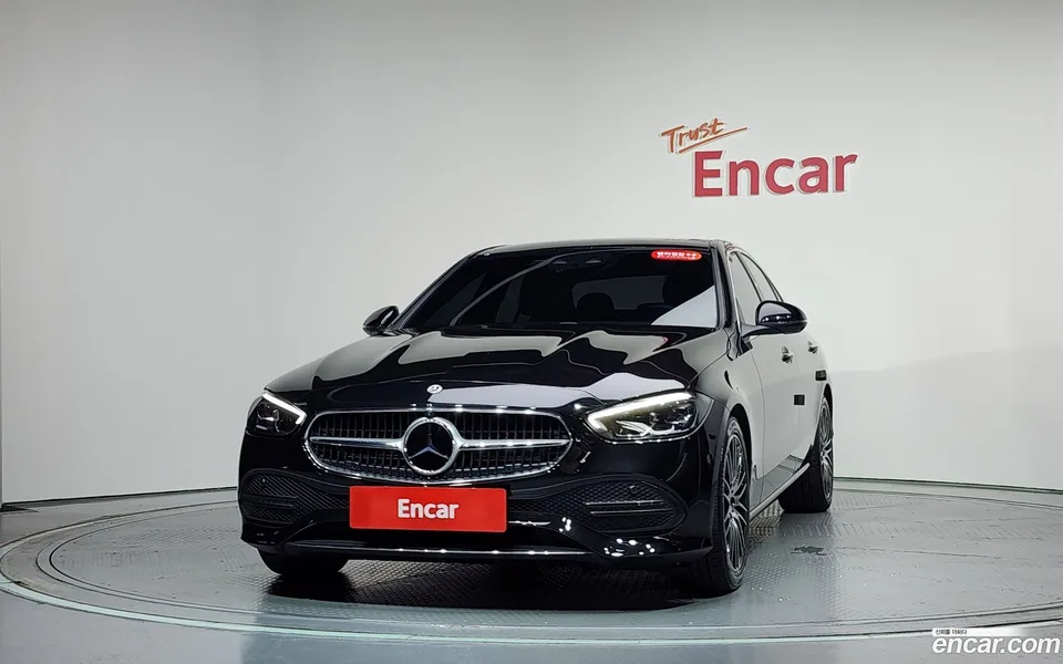 Mercedes-Benz C-Class C300 4MATIC 2023 — thumbnail 3
