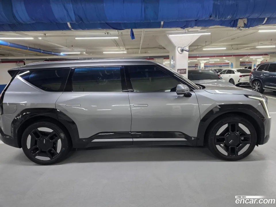 Kia EV9 4WD 2023 — thumbnail 3