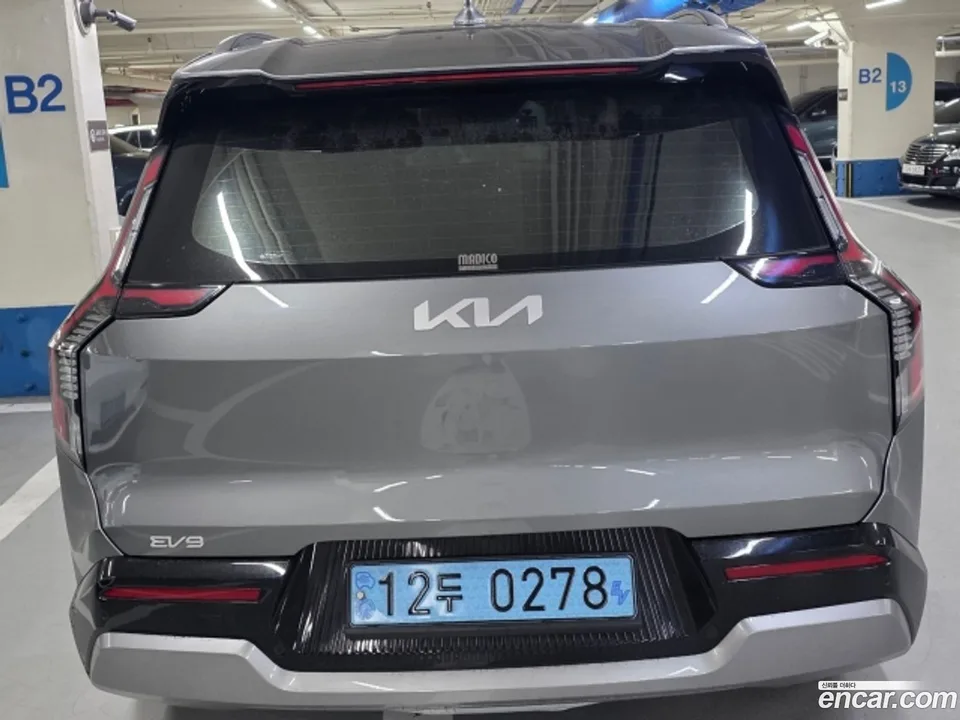 Kia EV9 4WD 2023 — thumbnail 4