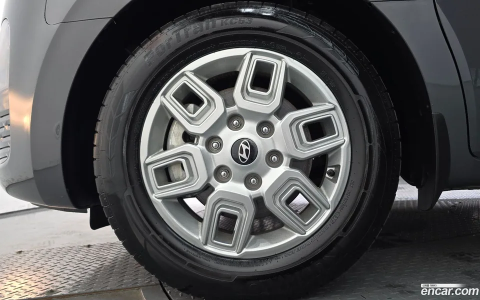 Hyundai Staria L3.5 5 2024 — thumbnail 2