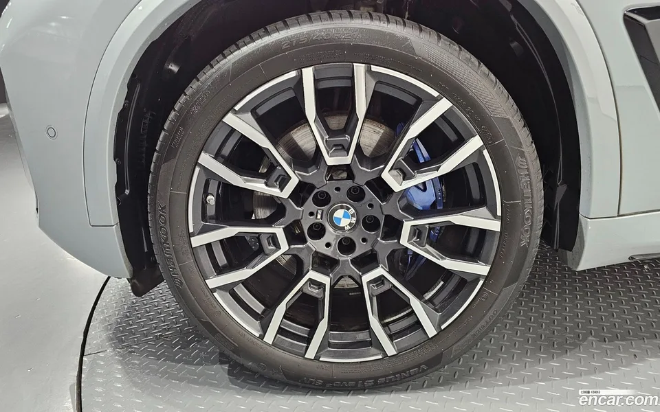 BMW X5 xDrive 40i M 2023 — thumbnail 2