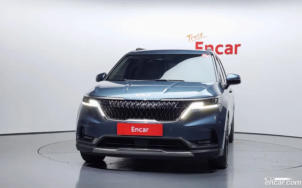 Kia Carnival 7 2023 — thumbnail 3