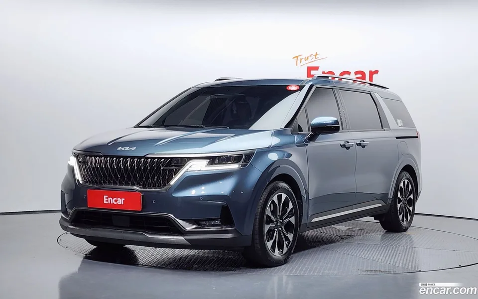 Kia Carnival 7 2023 — photo 1, buy with delivery to Moscow