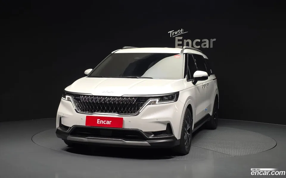 Kia Carnival 9 2023 — thumbnail 3