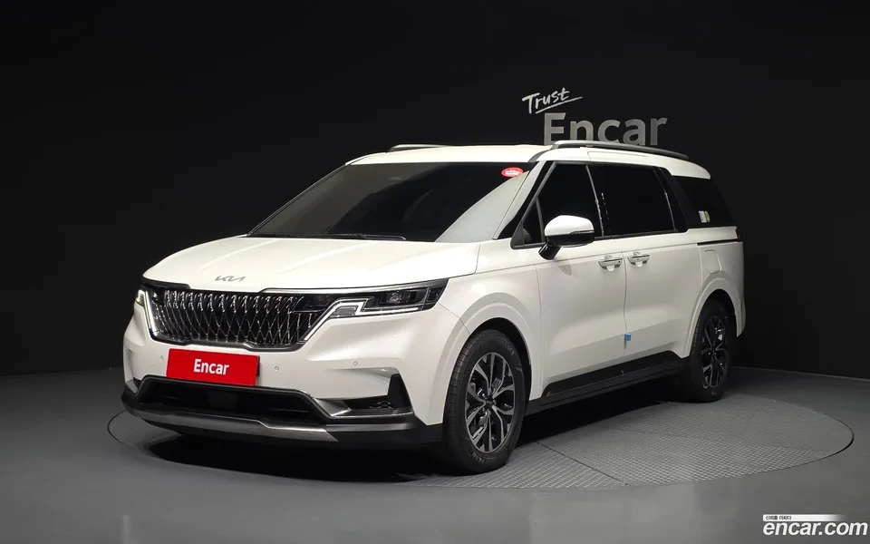 Kia Carnival 9 2023 — photo 1, buy with delivery to Moscow
