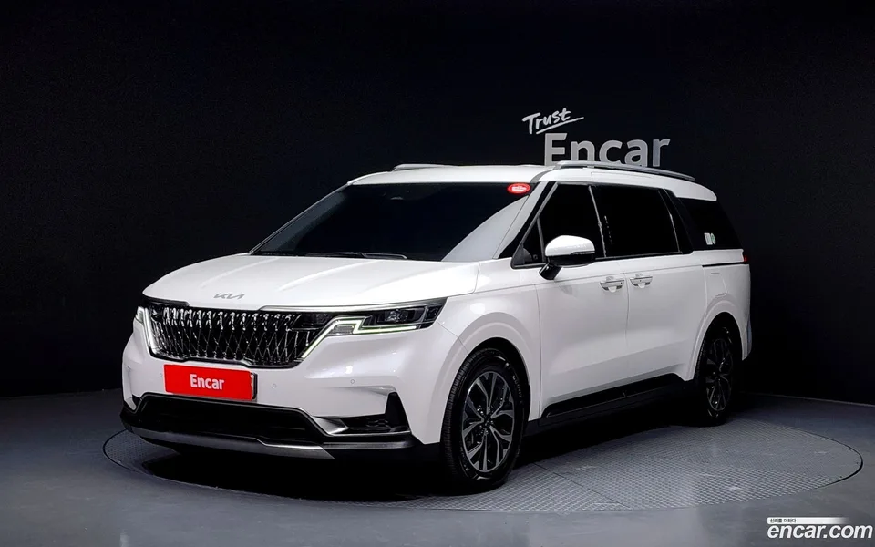 Kia Carnival 9 2023 — photo 1, buy with delivery to Moscow