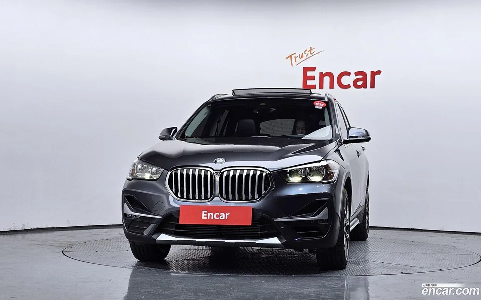 BMW X1 xDrive 20i xLine 2022 — thumbnail 3