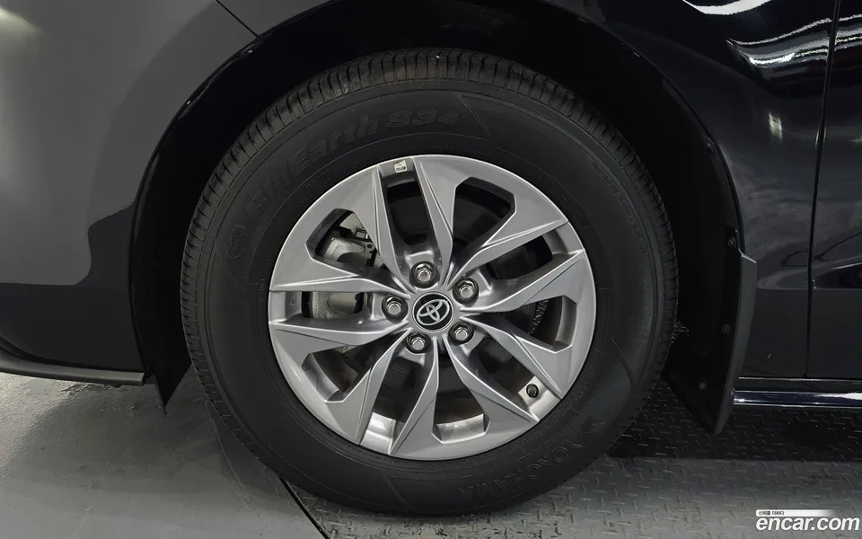 Toyota Sienna 2.5 AWD 2023 — thumbnail 2