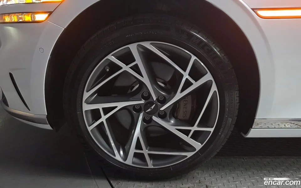 Genesis G90 3.5 e-S/C AWD 2023 — thumbnail 2