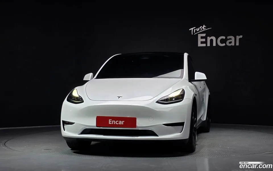 Tesla Model Y RWD 2024 — thumbnail 3