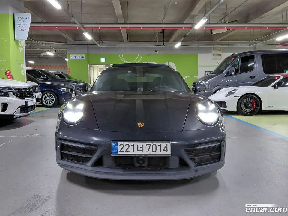 Porsche 911 (992) 4 GTS 2023 — миниатюра 3
