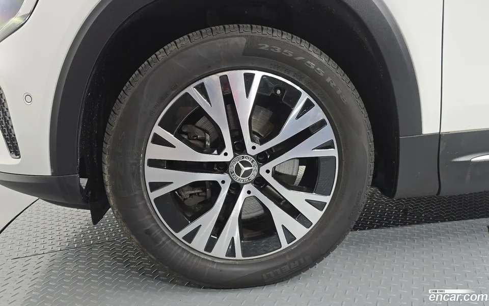 Mercedes-Benz GLB-Class GLB200 d 2024 — thumbnail 5