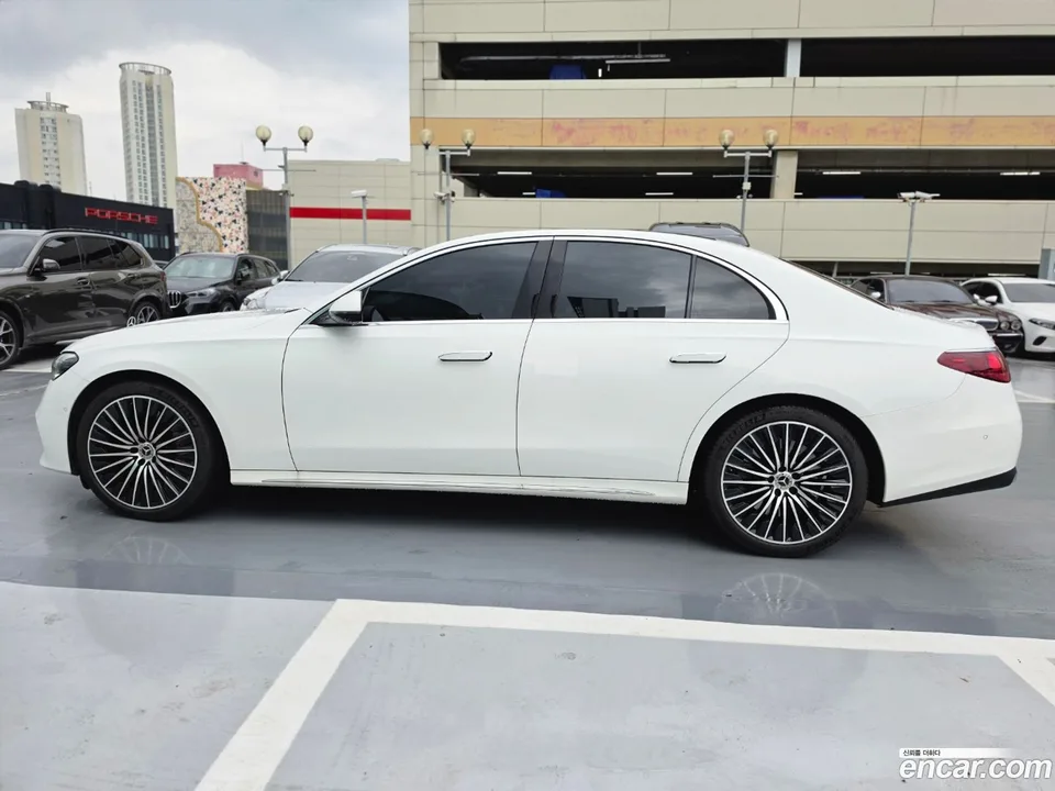 Mercedes-Benz E-Class E450 4MATIC 2024 — thumbnail 4
