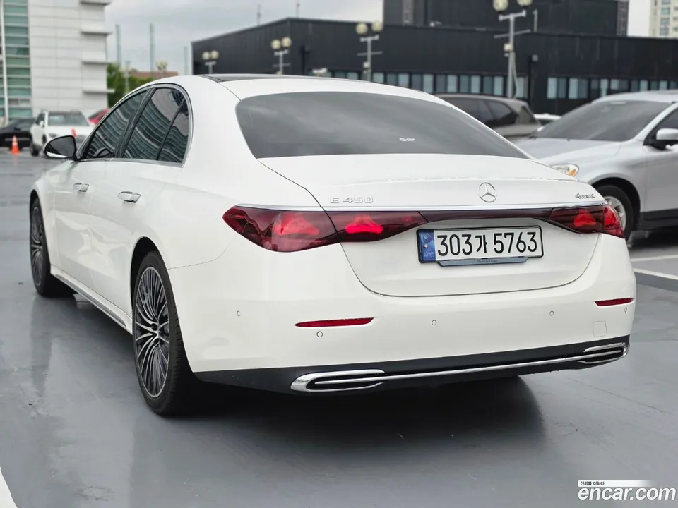 Mercedes-Benz E-Class E450 4MATIC 2024 — thumbnail 5