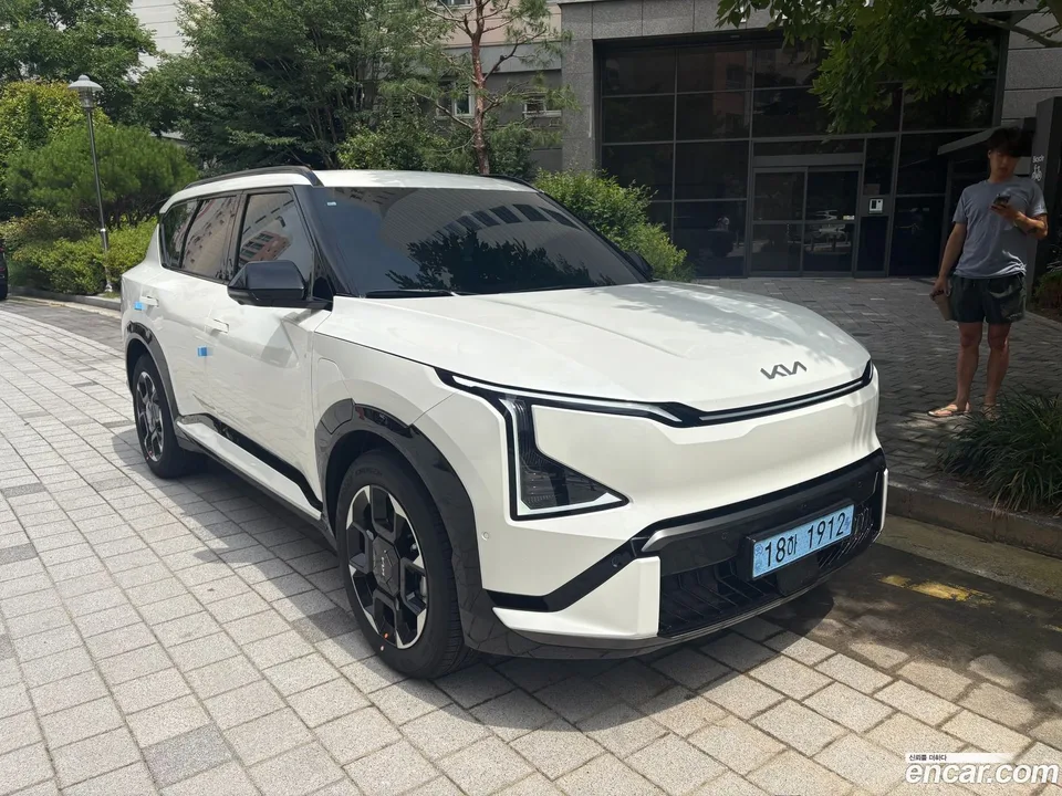 Kia EV5 GT 4WD 2026 — photo 1, buy with delivery to Moscow