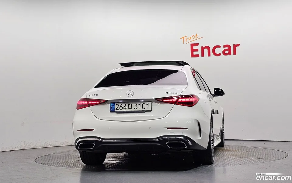 Mercedes-Benz C-Class C300 4MATIC AMG Line 2023 — thumbnail 4