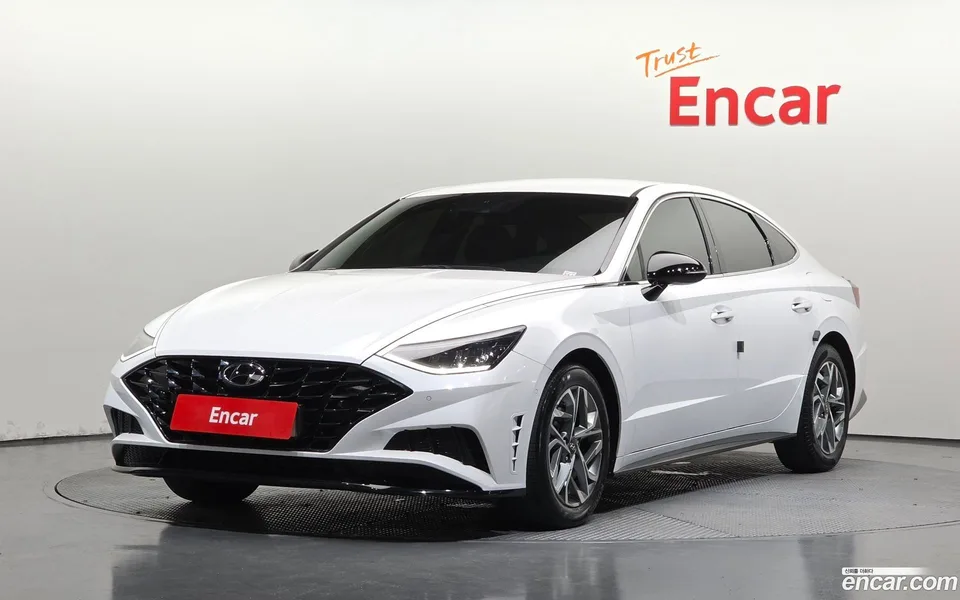 Hyundai Sonata 2.0 2022 — photo 1, buy with delivery to Moscow