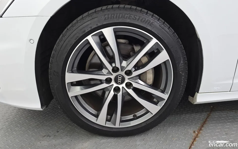 Audi A6 45 TFSI 2022 — thumbnail 2