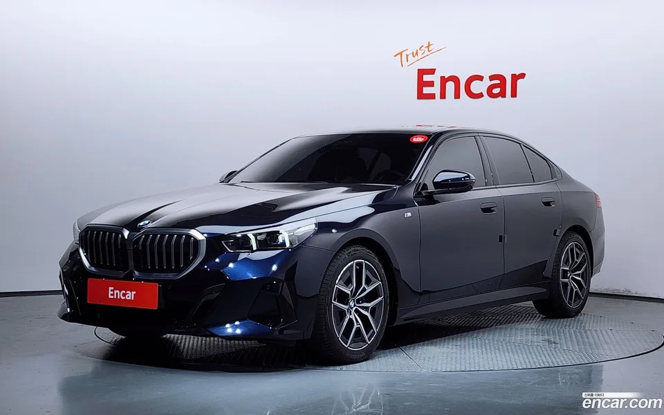 BMW 5 Series 520i M 2025 — photo 1, buy with delivery to Moscow