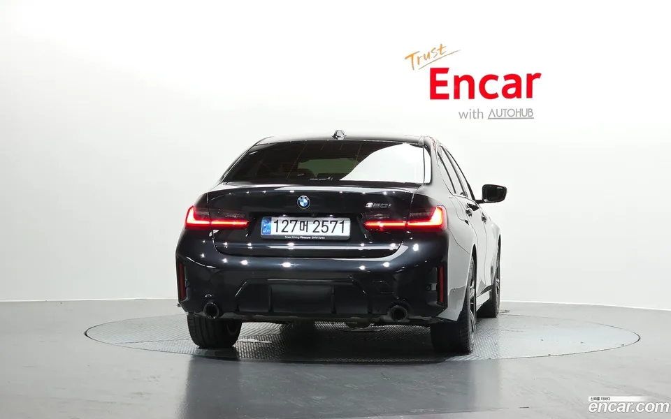 BMW 3 Series 320i M 2024 — thumbnail 4