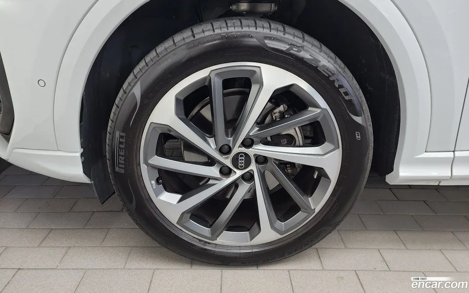 Audi Q5 (80A) 40 TFSI S Line 2025 — thumbnail 2