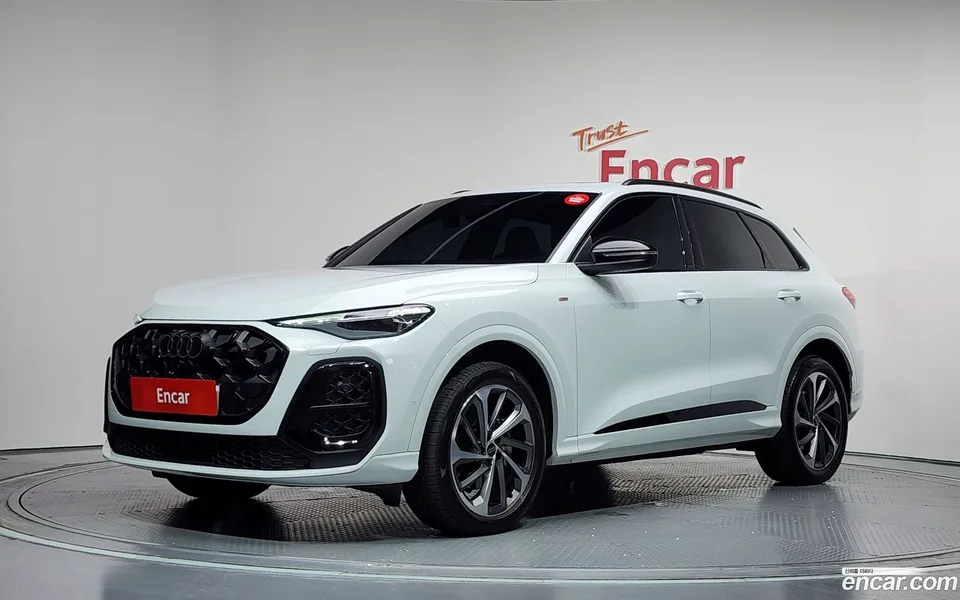 Audi Q5 (80A) 40 TFSI S Line 2025 — photo 1, buy with delivery to Moscow
