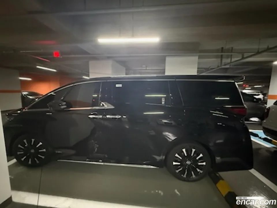 Toyota Alphard 2.5 HEV AWD 2025 — thumbnail 4