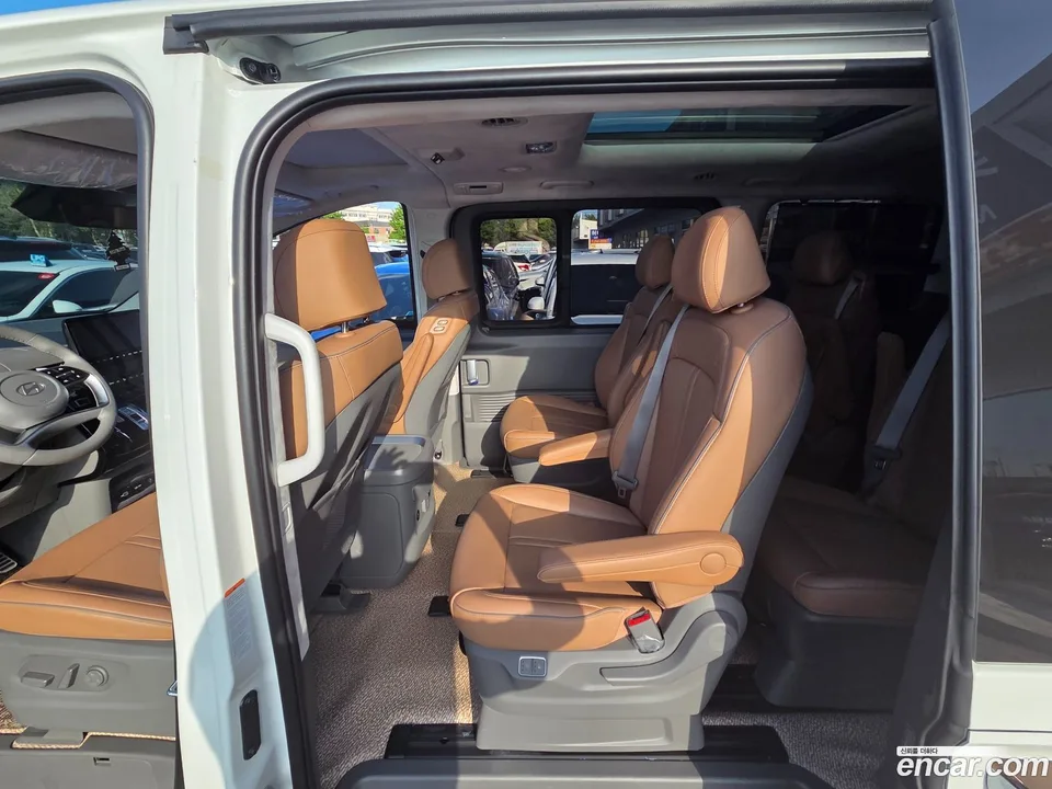Hyundai Staria 4WD 9 2025 — thumbnail 2