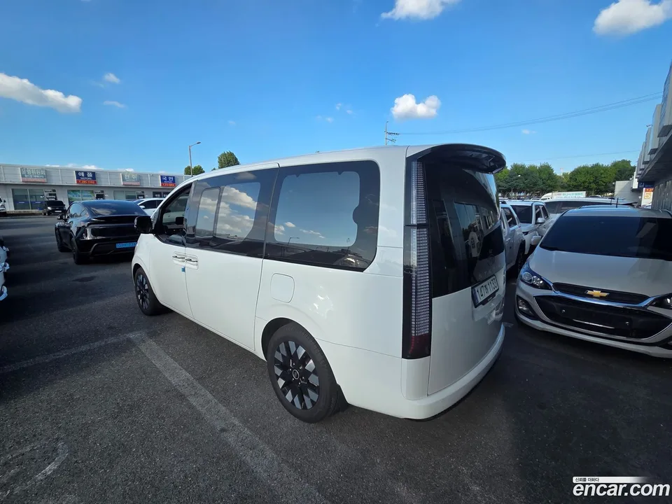 Hyundai Staria 4WD 9 2025 — thumbnail 3