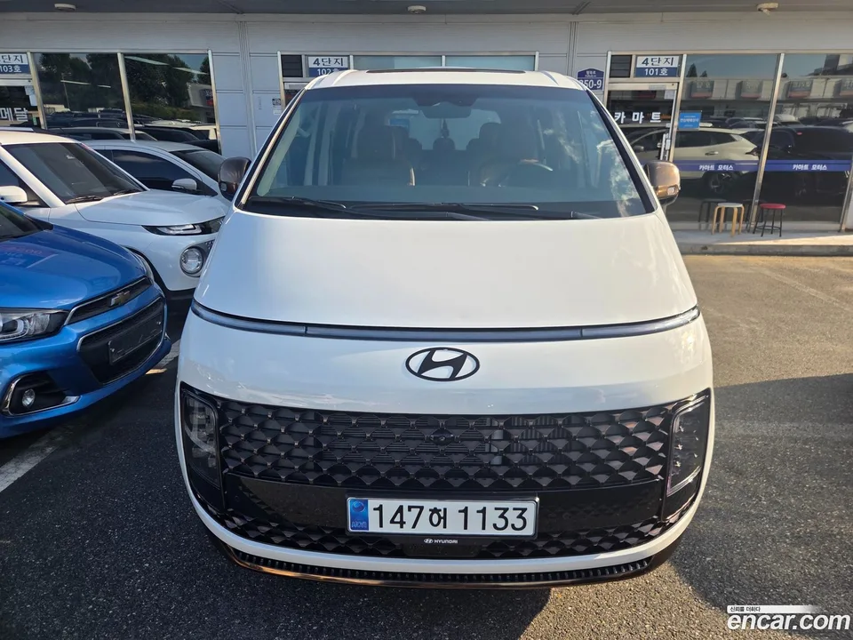 Hyundai Staria 4WD 9 2025 — photo 1, buy with delivery to Moscow
