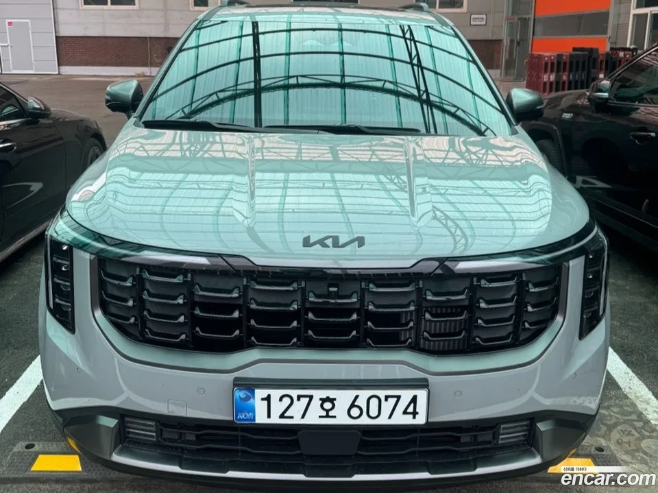 Kia Carnival HEV 9 X Line 2026 — photo 1, buy with delivery to Moscow