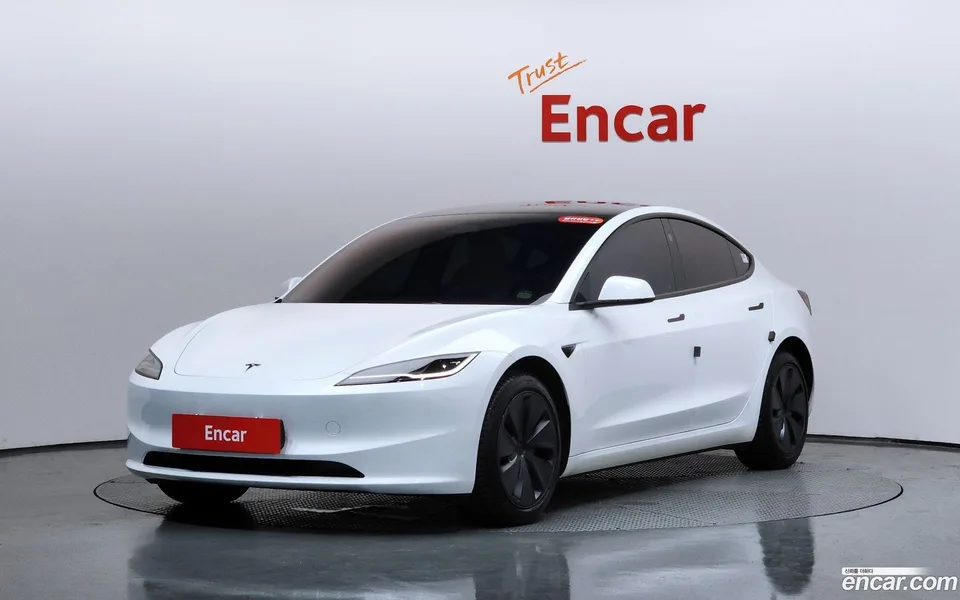 Tesla Model 3 RWD 2024 — photo 1, buy with delivery to Moscow