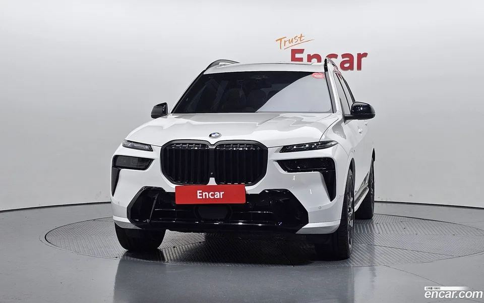 BMW X7 xDrive 40i M 6 2025 — thumbnail 3