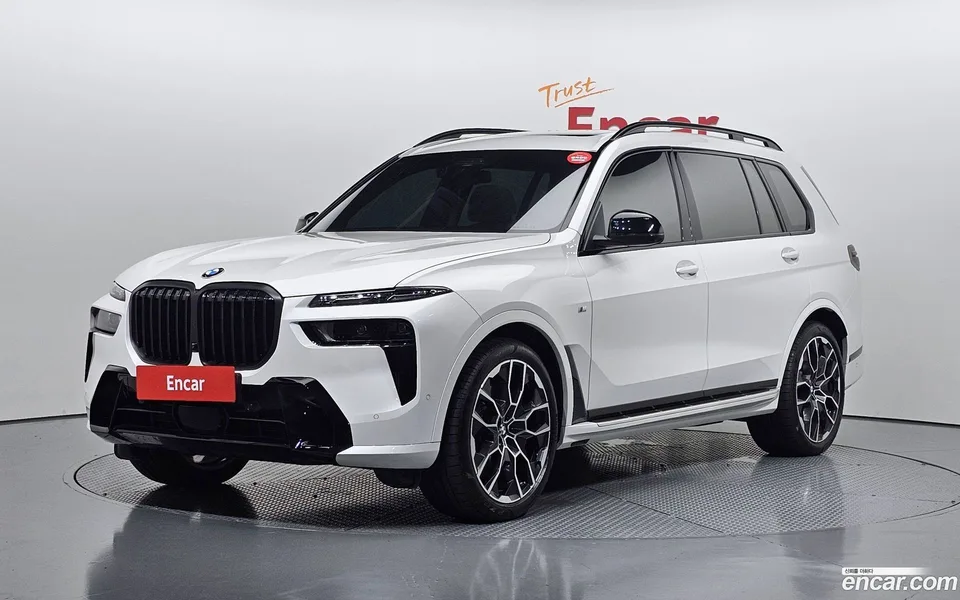 BMW X7 xDrive 40i M 6 2025 — photo 1, buy with delivery to Moscow