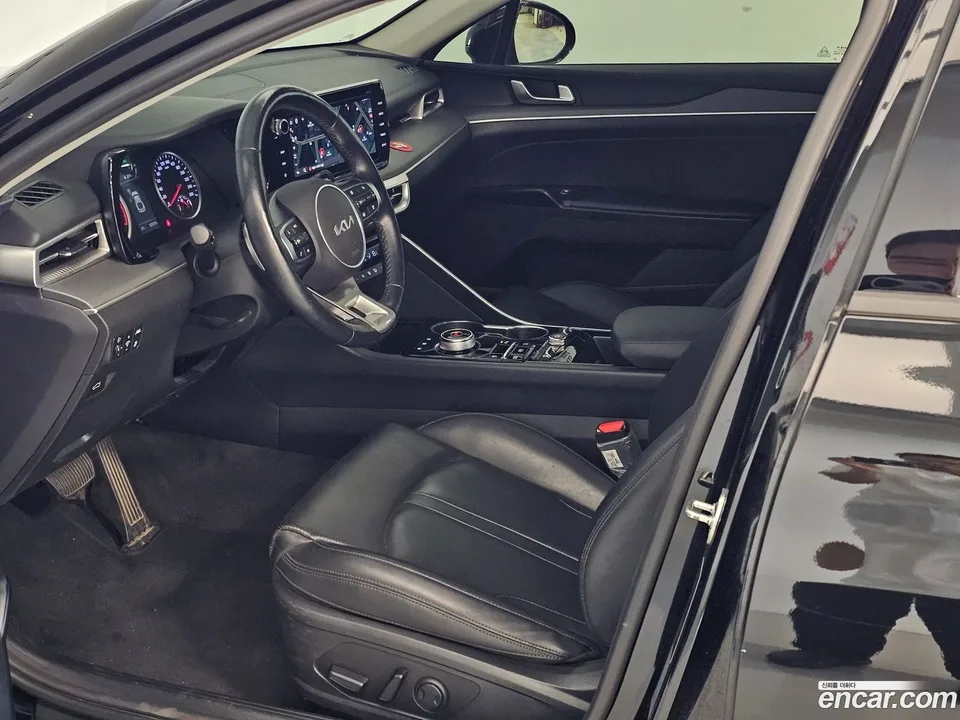 Kia K5 2.0 2023 — thumbnail 5