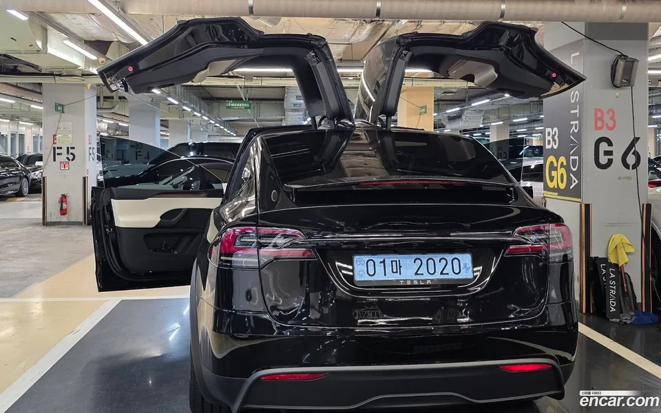 Tesla Model X AWD 2026 — миниатюра 2