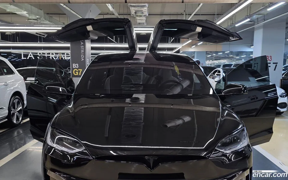 Tesla Model X AWD 2026 — миниатюра 3