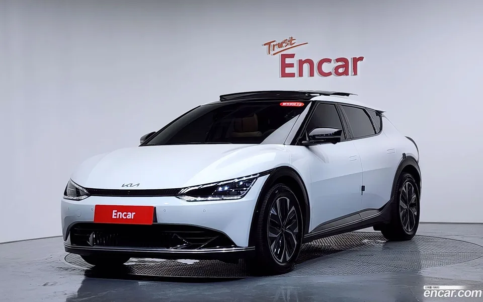 Kia EV6 4WD 2023 — photo 1, buy with delivery to Moscow