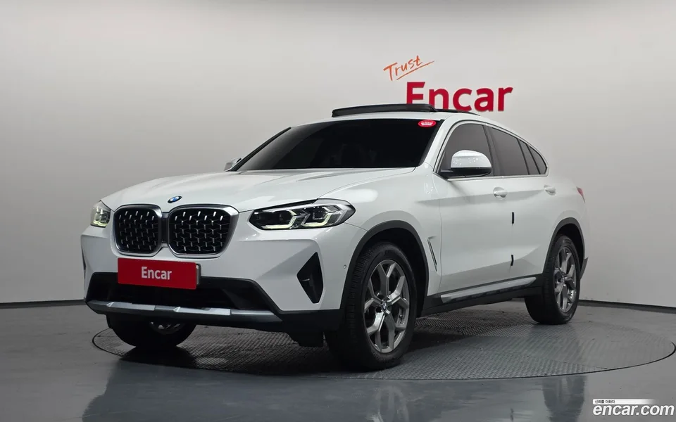 BMW X4 xDrive20i xLine 2022 — photo 1, buy with delivery to Moscow