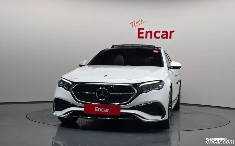Mercedes-Benz E-Class E200 AMG Line 2026 — thumbnail 3