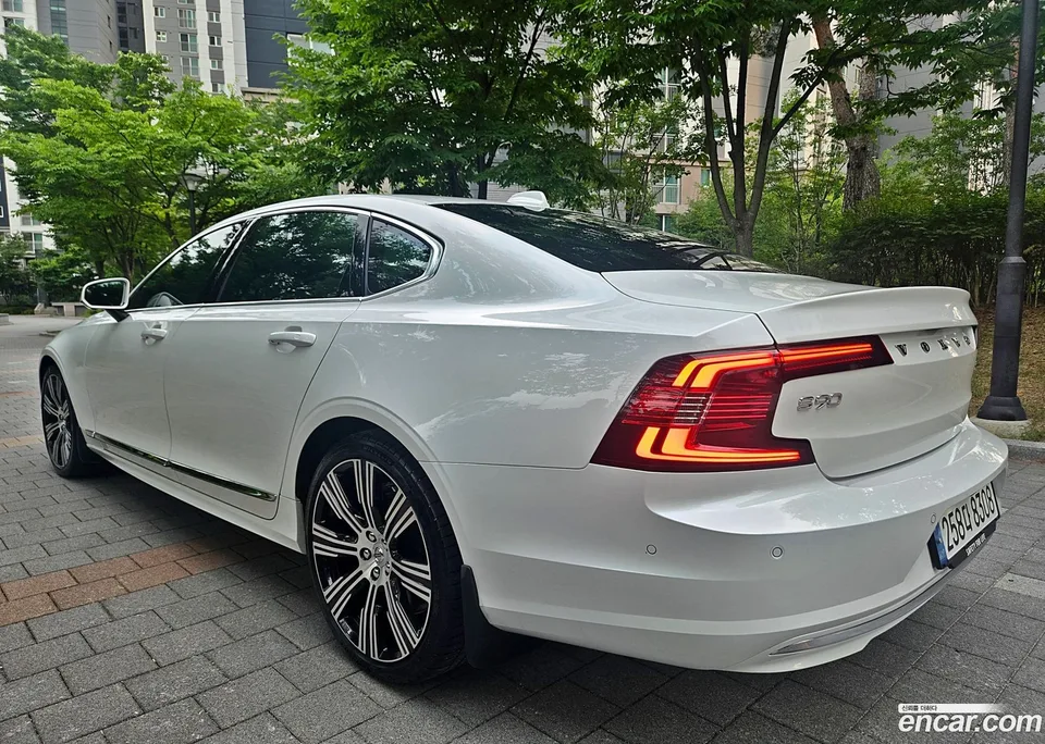 Volvo S90 B6 AWD 2025 — thumbnail 4