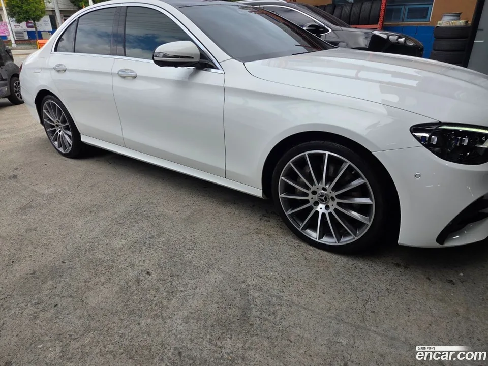 Mercedes-Benz E-Class E350 4MATIC AMG Line 2022 — photo 1, buy with delivery to Moscow