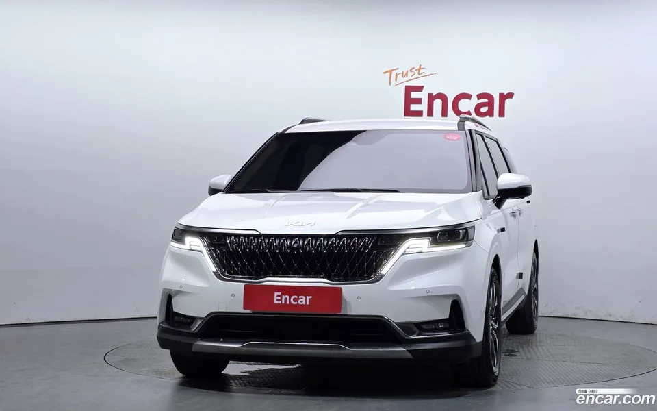 Kia Carnival 9 2023 — thumbnail 3