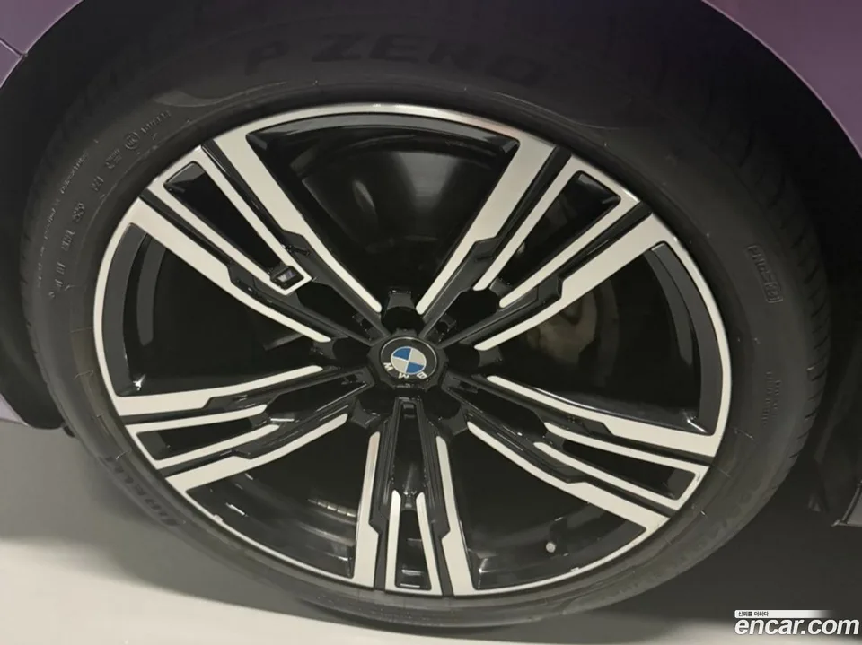 BMW i7 xDrive 60 M 2023 — миниатюра 2