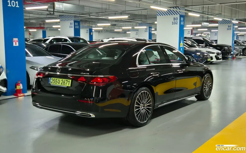 Mercedes-Benz E-Class E450 4MATIC 2025 — thumbnail 4