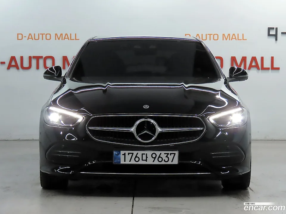 Mercedes-Benz C-Class C300 4MATIC 2023 — thumbnail 3