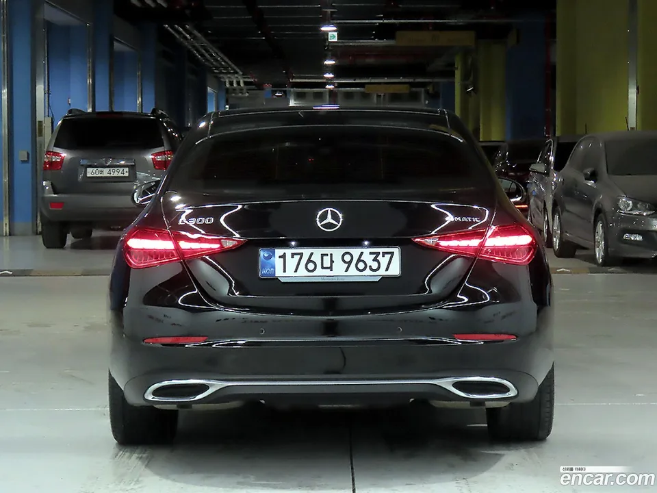 Mercedes-Benz C-Class C300 4MATIC 2023 — thumbnail 4