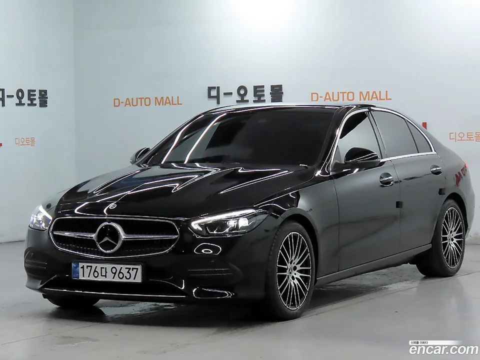 Mercedes-Benz C-Class C300 4MATIC 2023 — photo 1, buy with delivery to Moscow
